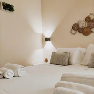 https://domus-cese.sicilyhotelsitaly.net