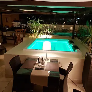 suite-hotel-santa-chiara.lecce-hotels.com/